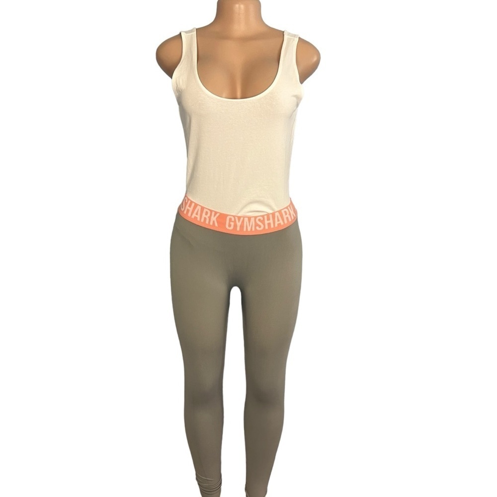 3/$30 ☀️ Gymshark Light Grey Full Length Leggings